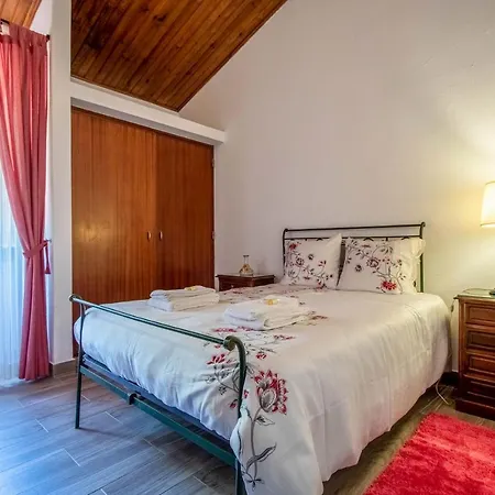 Casa Da Aldeia Holiday home *